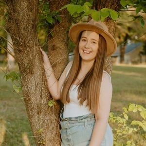 Meet your Posher, Kay